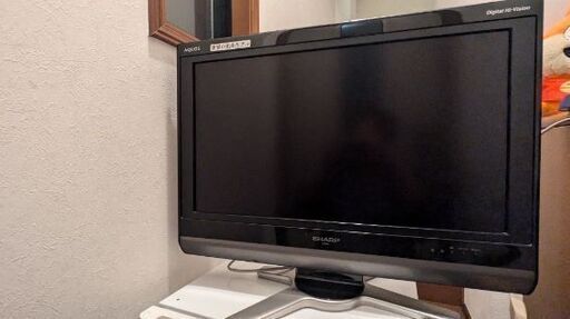 シャープ26型TVと小型冷蔵庫