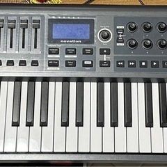 61鍵  MIDIキーボード　ピアノ　キャリングケース付き
