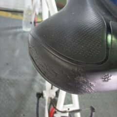 Ｄ836　★12800円★整備済み スポーツ中古自転車 【クロスバイク　白　52ｃｍ】の画像