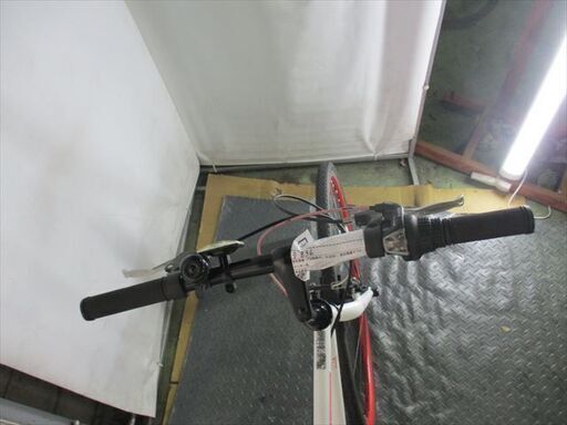 Ｄ836　★12800円★整備済み スポーツ中古自転車 【クロスバイク　白　52ｃｍ】
