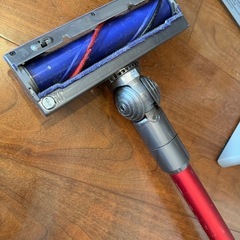 ダイソン掃除機と掃除機スタンド　セットの画像