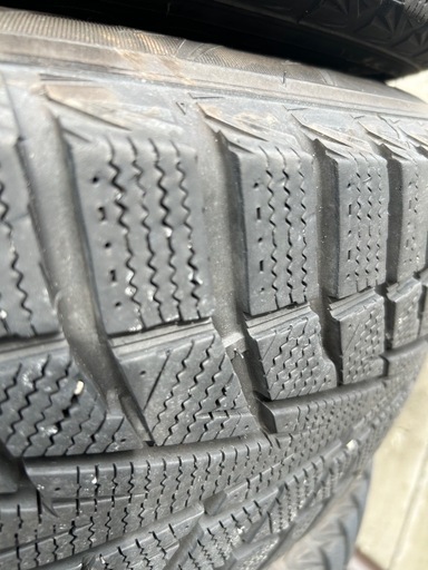 スタッドレス　225/65/17r 溝まだまだあります！
