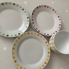 食器　取り皿5枚、スープカップ2個