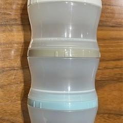 ダイソー　粉ミルクストッカー