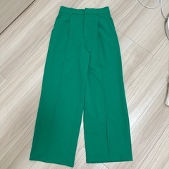 GU ストレートパンツ　グリーン　