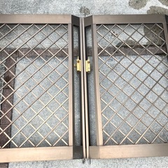 [済]取り外したアルミ製の門扉の画像