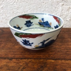 源右衛門　
飯椀　染錦山水絵