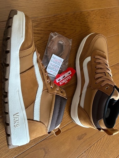 新品　VANSスニーカー