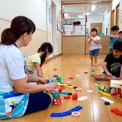 【朝番／遅番】保育士（補助者）募集！※資格がなくても応募可能！某...