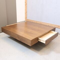 IDEE（イデー)のDe-foe SQUARE（デフォー スクエア) ローテーブル/ウォルナットです。シャープな直線的デザインのセンターテーブル。北欧スタイルや和モダンな空間にもおススメです。の画像