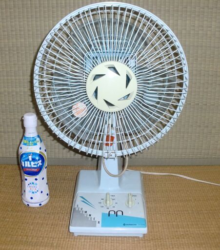 レトロ 扇風機 HITACHI D-25TS 動作確認済み 　インテリアに　お手軽サイズ50ｃｍ弱