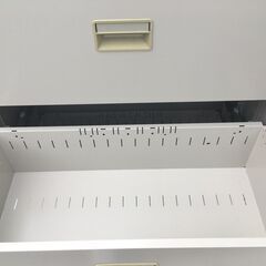 K【中古】書庫（本棚）ローキャビネット オカムラ/okamura（4A75ZC Z13 ）カギ付きの画像