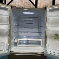 38）冷蔵庫・TOSHIBA・6ドア・548ℓ・2011年製