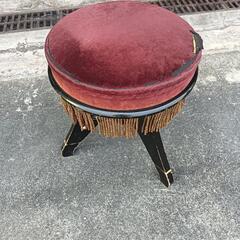 回転式のスツール
