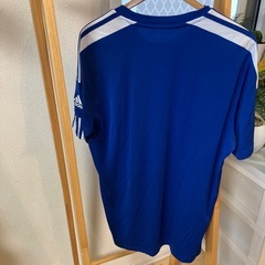 美品adidasメンズ2XOサイズTシャツの画像