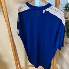 美品adidasメンズ2XOサイズTシャツの画像
