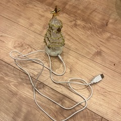 クリスマスツリー、照明器具の画像