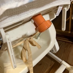 ミッキーのハイローチェア（スウィングベッド）と 授乳用クッションの画像