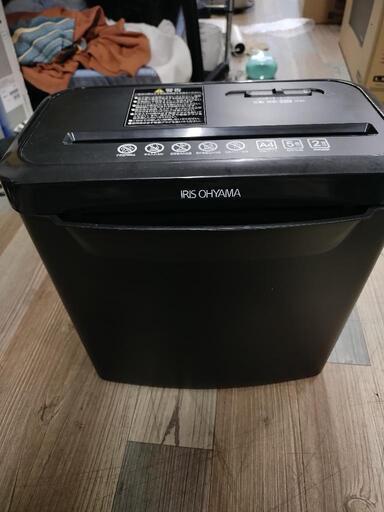 アイリスオーヤマ シュレッダー 家庭用 P5GCX ブラック