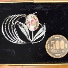 168 ブローチ（花柄）の画像