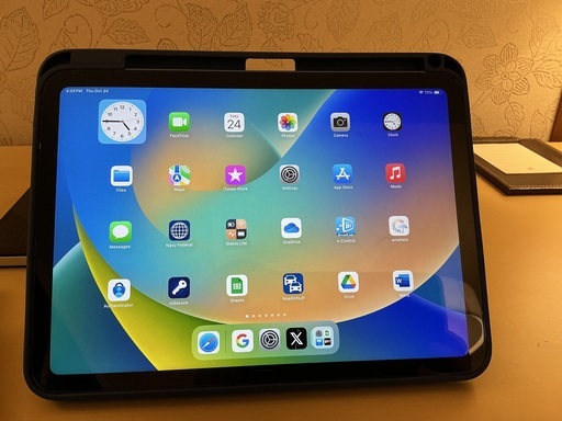 iPad (第 10 世代) (iPad 10.9 インチとも呼ばれます)。傷はありません。良い状態。