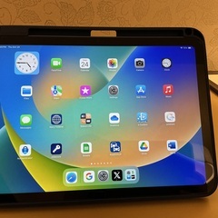 iPad (第 10 世代) (iPad 10.9 インチとも呼ばれます)。傷はありません。良い状態。の画像