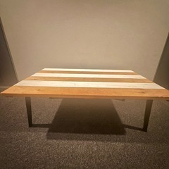 折りたたみテーブルの画像