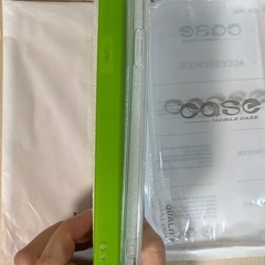 iPhoneXSmax ケース 透明と緑指紋防止の画像