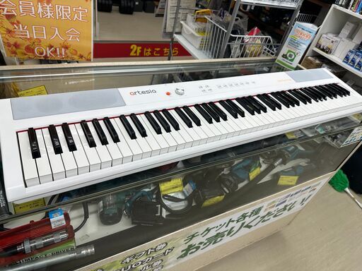 ジモティ来店特価!!　　電子ピアノ　artesia　ホワイト　　J-10248