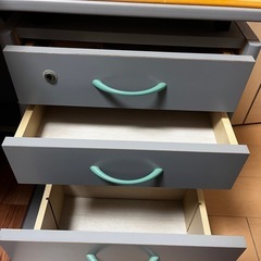 デスク＋引き出し＋椅子セットの画像