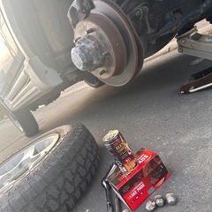 持ち込みから出張までタイヤ交換致します