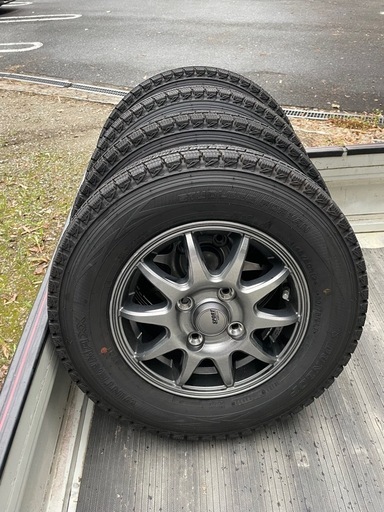 令和5年バリ溝145/80/R12スタッドレスタイヤ&ホイール 。