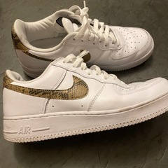 NIKEエアフォース1スニーカーの画像
