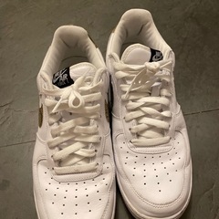 NIKEエアフォース1スニーカーの画像