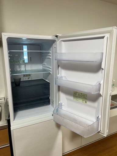 新品未使用に近い☆シャープ　ノンフロン冷蔵庫　PJ-PD31J-W　2023年製