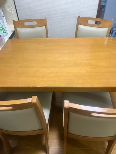決まりましたダイニングテーブル