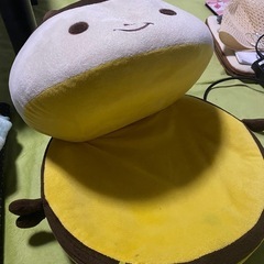 可愛い蜂のキャラクター座椅子　はちの画像