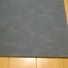 日本製タイルカーペット厚み6.5㎜・1枚２１０円・在庫３４枚（１５１０）未使用品の画像