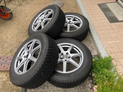 スタッドレスタイヤ　ブリザックDM-V3 17インチ