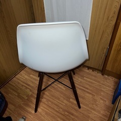 値下げしました！イスの画像