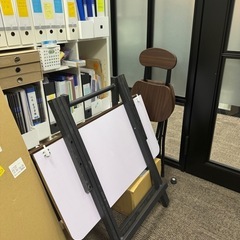 折りたたみテーブル、イスの画像