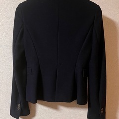 ZARA紺色ジャケットレディースの画像