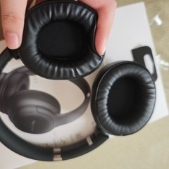 新品ワイヤレスヘッドホンの画像