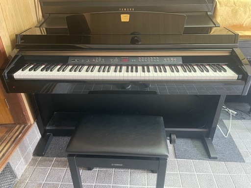 ヤマハYAMAHA  Clavinova CLP-230PE 鏡面仕上げが高級感電子ピアノ