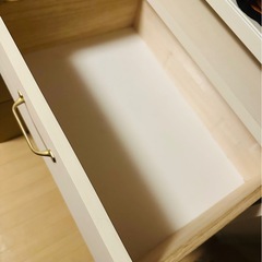 【引き取り限定】かわいい白のタンスの画像