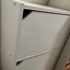 収納　扉付き棚の画像