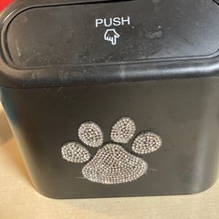 車用ゴミ箱の画像