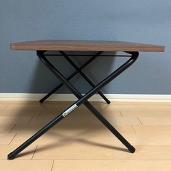 【無料】折りたためるテーブルの画像