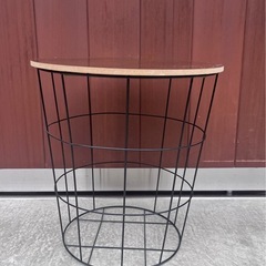 オシャレなサイドテーブル