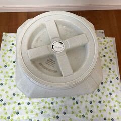ペット　犬用品　ドライドックフードストッカー　22.5kg（商談中）の画像